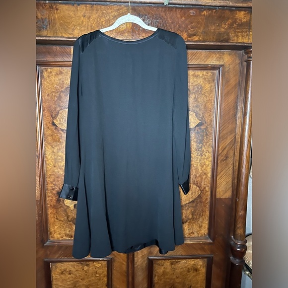 EUC Eileen Fisher- 100% Silk Black Dress. Size M - Picture 3 of 7